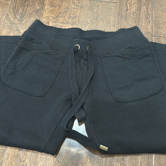 Juicy Capri Sweatpants - Picture 6 of 6